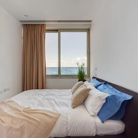 Stunning Sea Views In Tigne Point, With Pool *