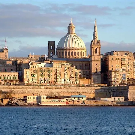 Stunning Sea Views In Tigne Point, With Pool *
