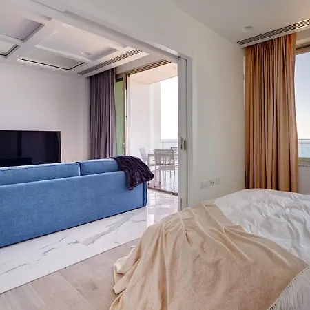Stunning Sea Views In Tigne Point, With Pool *