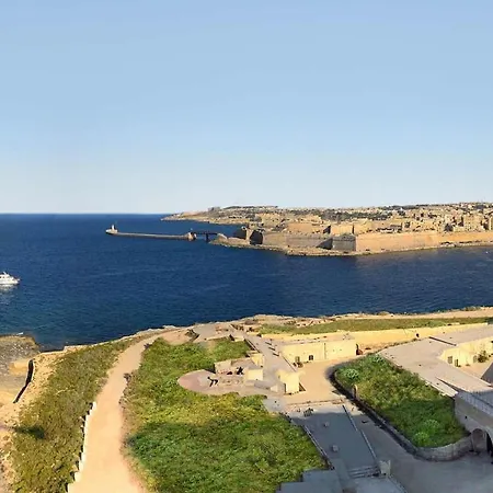 Stunning Sea Views In Tigne Point, With Pool Apartmán